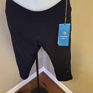 MPG performance athletic capri cut performance gear